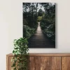 Bricoflor Bild Mit Hängebrücke Dschungel Leinwand Bild In Dunkelgrün Für Flur Und Schlafzimmer Regenwald Wandbild Im Hochformat