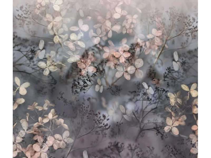 Bricoflor Florale Tapete Violett Vlies Fototapete mit Blumen im Herbst Stil Florale Vliestapete Ausgefallen für Schlafzimmer und Esszimmer