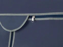 Kleiderschrank mit Kleiderstange