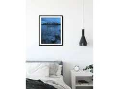 Komar Wandbild Word Lake Blue 40 x 50 cm