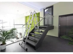 PROREGAL Teleskopleiter 4-Teilig mit Traverse 4 x 4 Sprossen