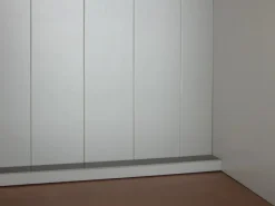 ebuy24 Luzerna Vitrinenschrank mit 3+2 Türen und 3 Schubladen Grau Braun