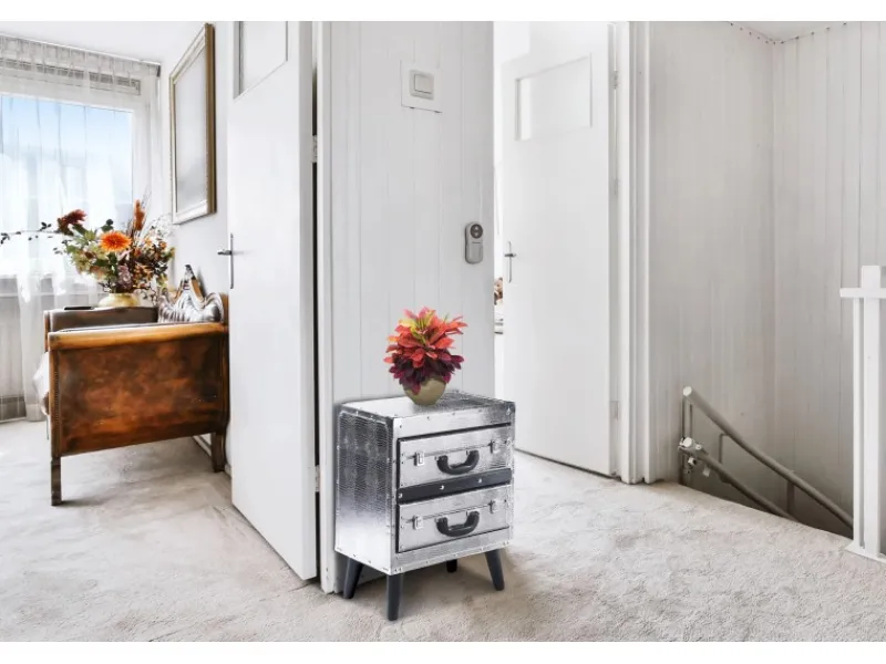 Kobolo Kommode Regal Nachttisch in Kofferoptik Silberfarben 2 Fächer Kunstleder und Holz