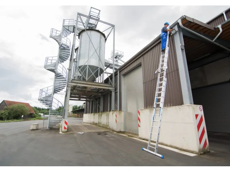 Hot Krause Stabilo Sprossen-Vielzweck-Leiter 3 x 12 Sprossen mit Wandlaufrollen