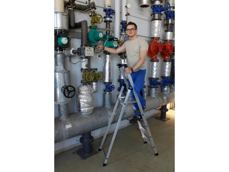 Krause Stehleiter Solido 5 Stufen 165 cm x 48 cm x 104 cm