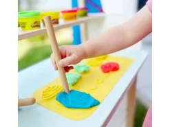 Outlet roba Matschküche roba x Play-Doh mit Spielmatte und Knetzubehör