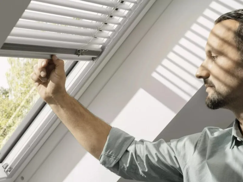 Velux Jalousie Manuell PAL Y45 7057S 75 cm x 124 cm Silber Gebürstet