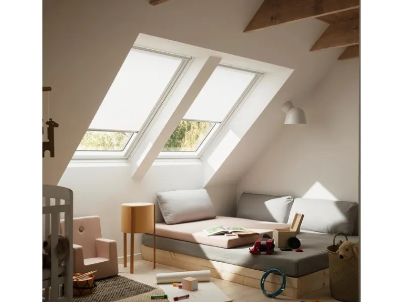 Velux Sichtschutzrollo mit Haltekrallen RG 047 1028